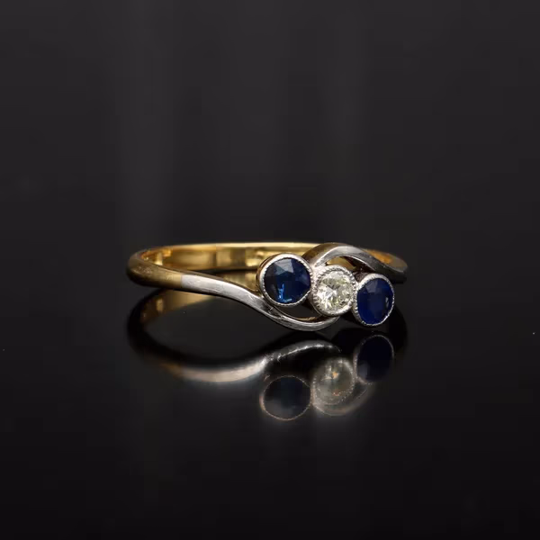 Antique 18ct Gold Sapphire and Diamond Ring