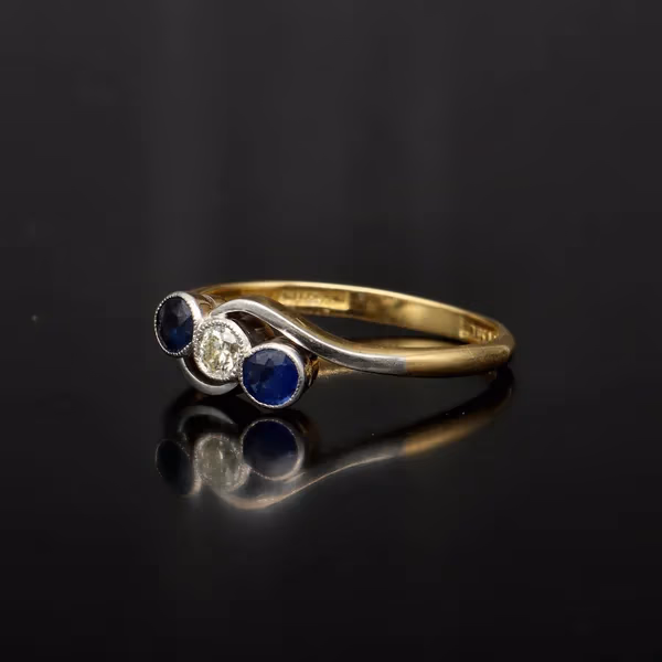 Antique 18ct Gold Sapphire and Diamond Ring
