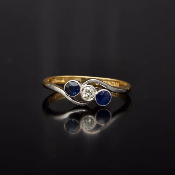 Antique 18ct Gold Sapphire and Diamond Ring