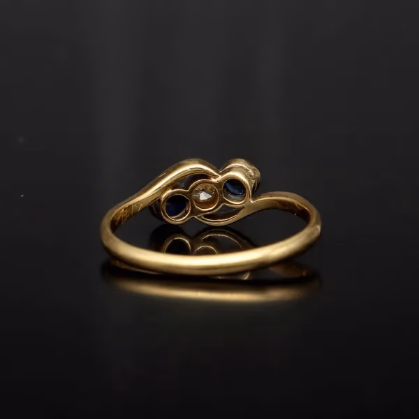 Antique 18ct Gold Sapphire and Diamond Ring