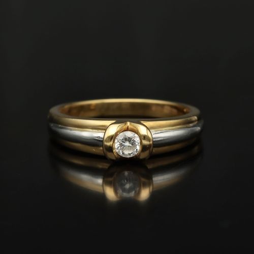 18ct White Yellow Gold Brilliant Cut Diamond Ring image-2