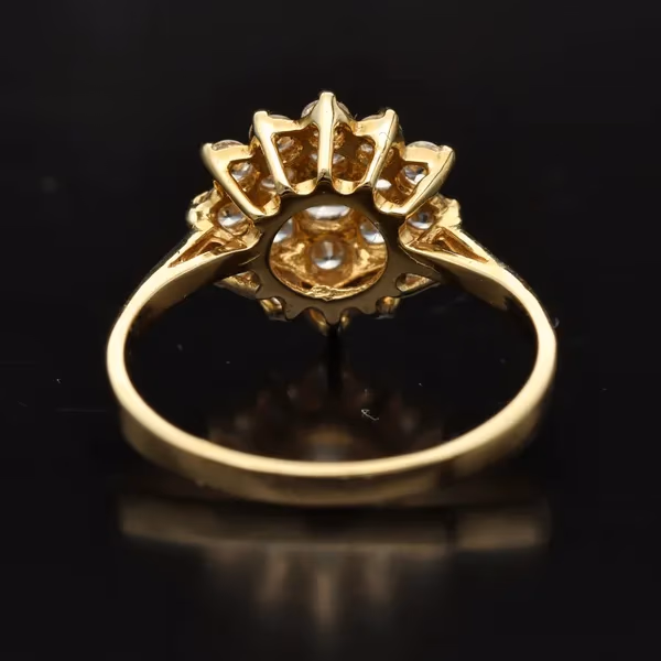18ct Gold and Cubic Zirconia Cluster Ring