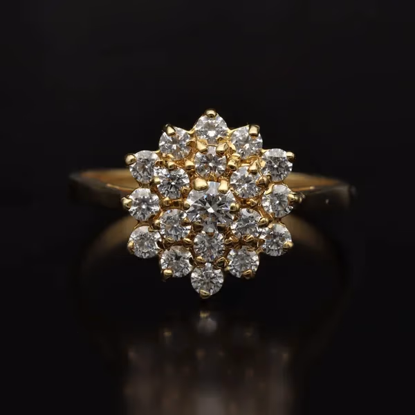 18ct Gold and Cubic Zirconia Cluster Ring