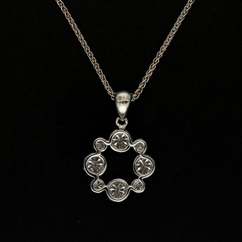 18ct White Gold Bubble Pendant image-4