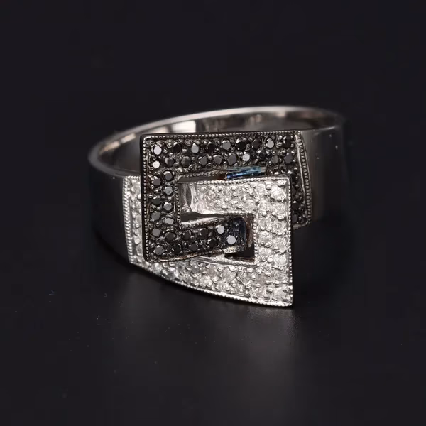 9k Gold Diamond Buckle Ring