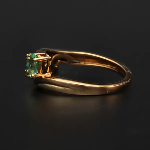 Gold Emerald Ring