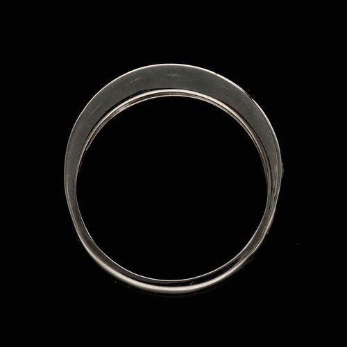 9ct White Gold Half Eternity Ring image-6