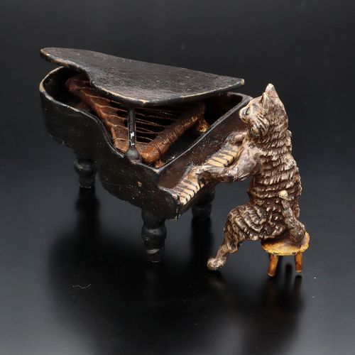 Early 20th Century Austrian Cold Painted Bronze of a Piano Cat image-3