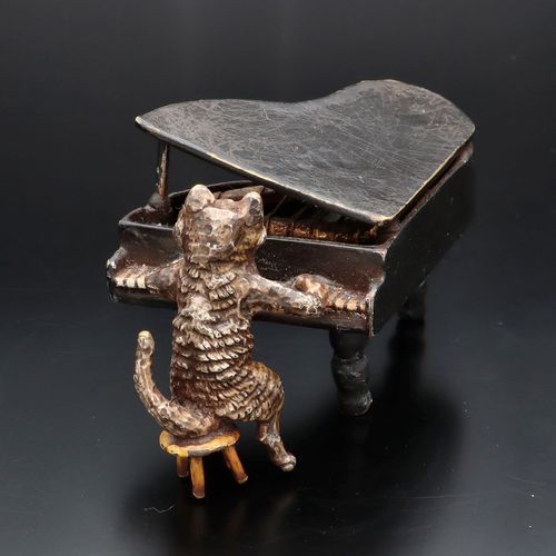 Early 20th Century Austrian Cold Painted Bronze of a Piano Cat image-6