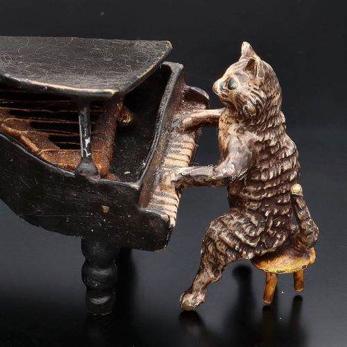 Early 20th Century Austrian Cold Painted Bronze of a Piano Cat image-2