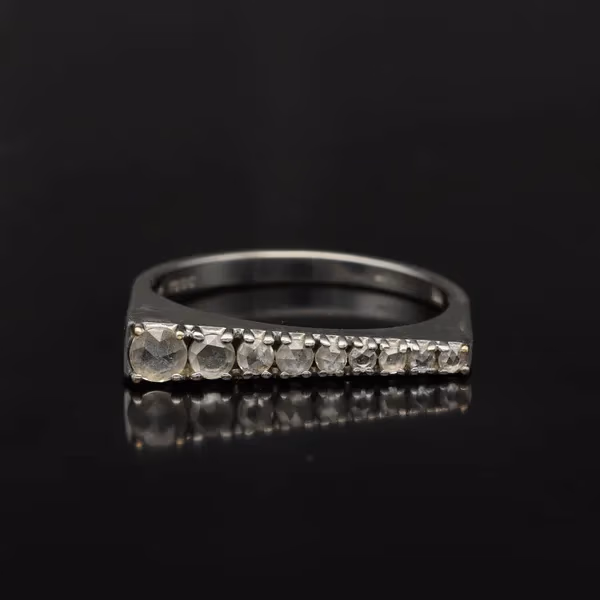 Graduated Gold Diamond line Ring.