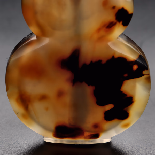 Qing Dynasty Shadow Agate Snuff Bottle