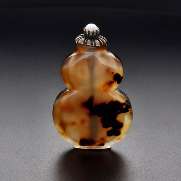 Qing Dynasty Shadow Agate Snuff Bottle