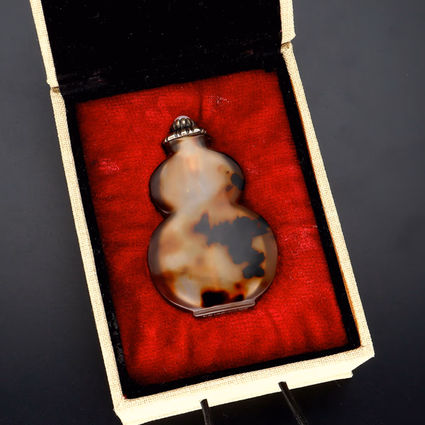 Qing Dynasty Shadow Agate Snuff Bottle