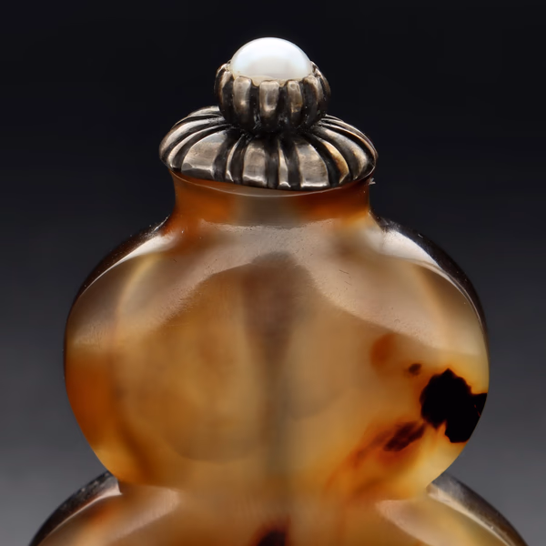 Qing Dynasty Shadow Agate Snuff Bottle