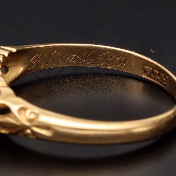 18ct Yellow Gold 5-Stone Diamond Boat Ring