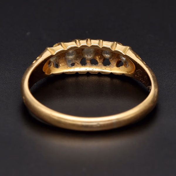 18ct Yellow Gold 5-Stone Diamond Boat Ring