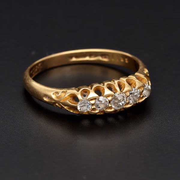 18ct Yellow Gold 5-Stone Diamond Boat Ring