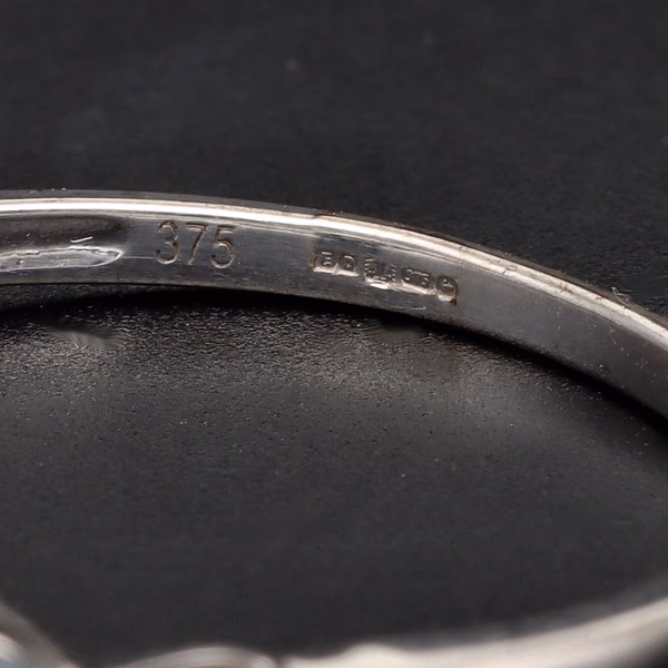 9ct Gold Diamond Topaz Ring