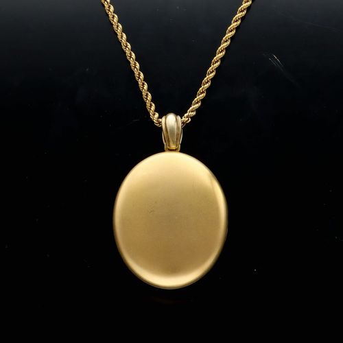 15ct Gold Diamond and Pearl Locket Necklace image-4