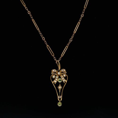 9ct Gold Art Nouveau Peridot and Pearl Pendant image-1