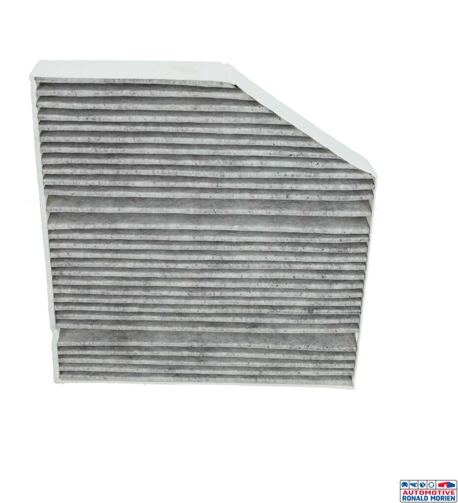 New Air filter Mercedes C-Klasse Price € 9,99 Inclusive VAT offered by Automaterialen Ronald Morien B.V.
