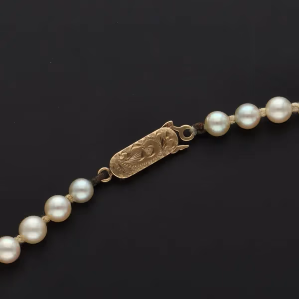 Graduated Fresh Pearl Necklace