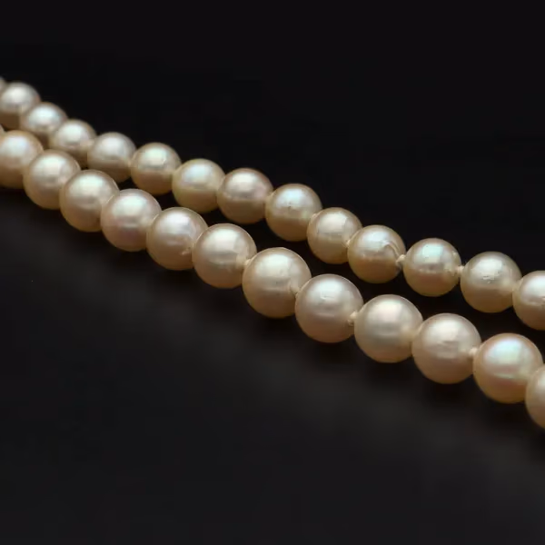 Graduated Fresh Pearl Necklace