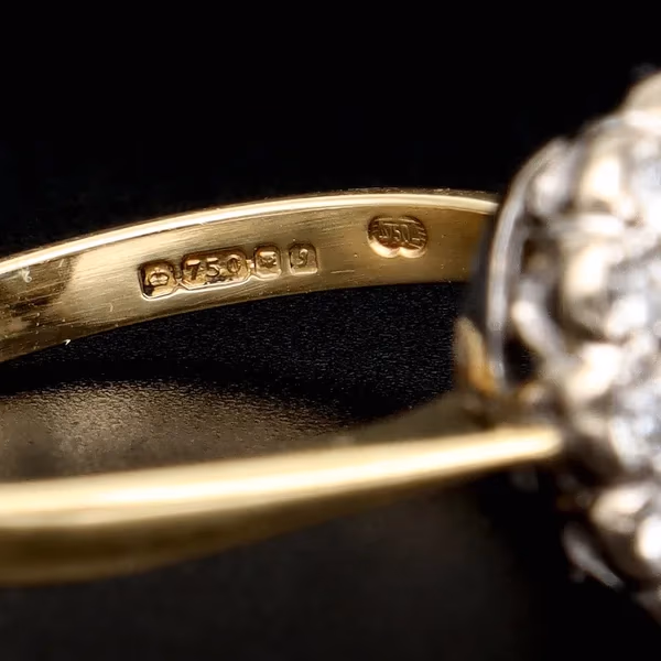 18ct Gold Sapphire and Diamond Ring