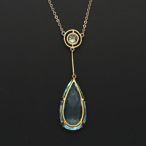 18ct Gold Aquamarine & Diamond Necklace image-6