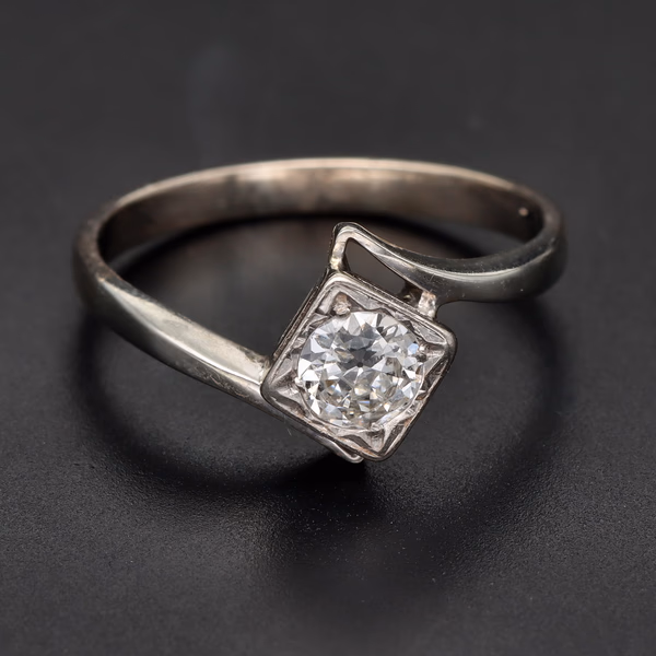 18ct White Gold Diamond Twist Ring