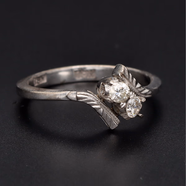 18ct Gold Diamond Toi et Moi Ring