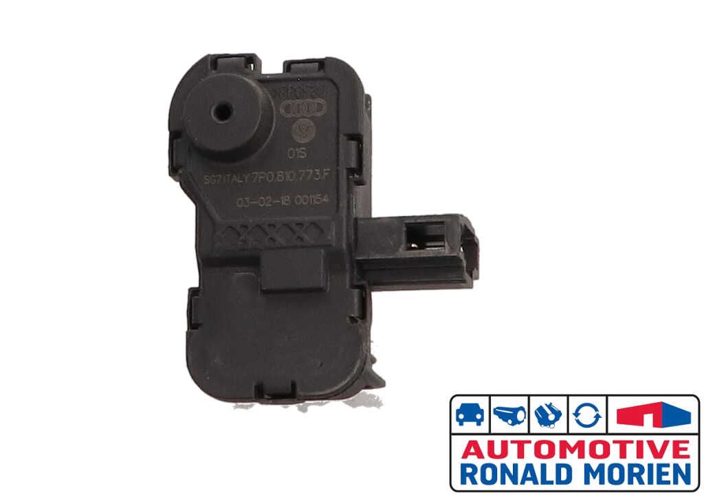 Used Tank flap lock motor Volkswagen Polo VI (AW1) 1.0 12V BlueMotion Technology Price € 15,00 Margin scheme offered by Automaterialen Ronald Morien B.V.