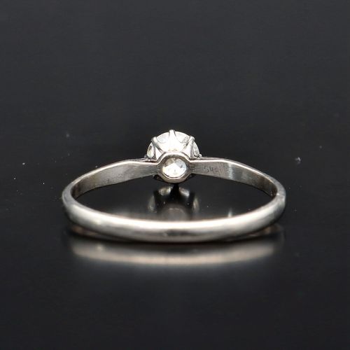 Antique Diamond Platinum Solitaire Ring image-4