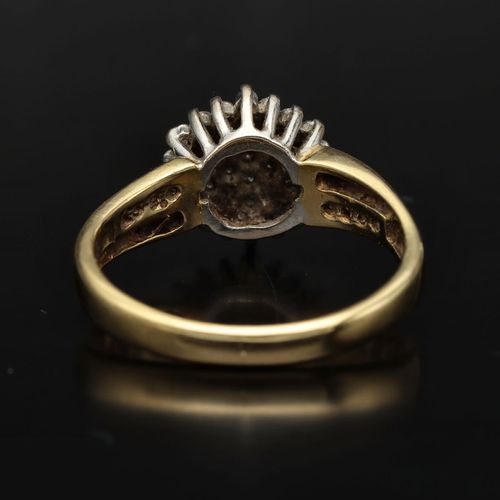 18ct Gold Diamond Ring. Birmingham 1995 image-5