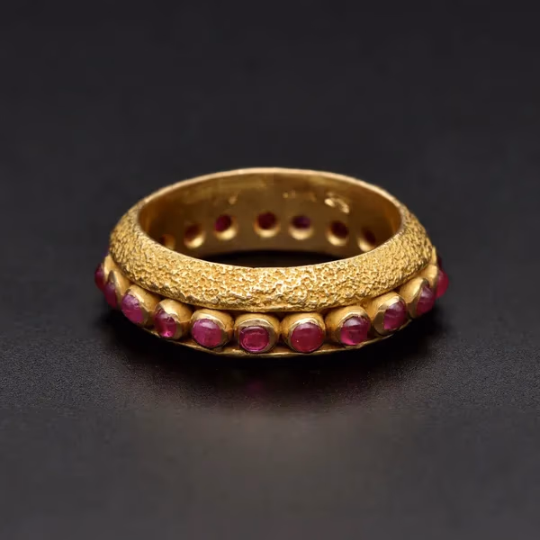 18ct Yellow Gold & Cabochon Ruby Ring