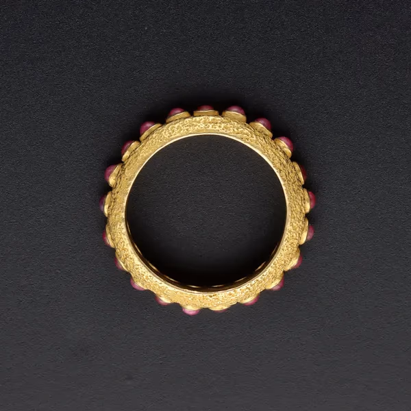 18ct Yellow Gold & Cabochon Ruby Ring