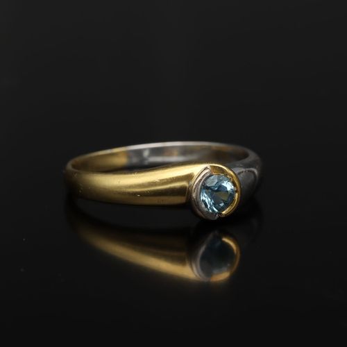 18ct Gold Aquamarine Ring. Birmingham 1996 image-1
