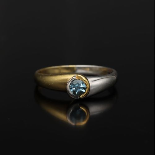 18ct Gold Aquamarine Ring. Birmingham 1996 image-2