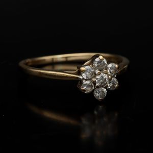 Vintage 9ct Gold Diamond Cluster Ring