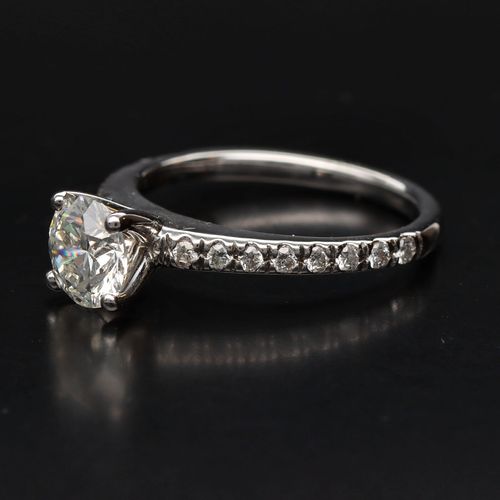 18k White Gold Diamond Ring image-3