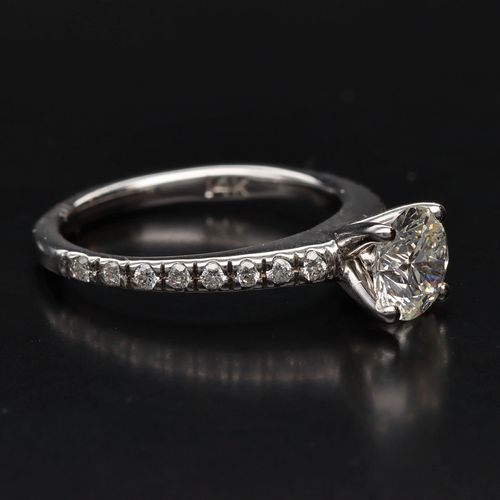 18k White Gold Diamond Ring image-1
