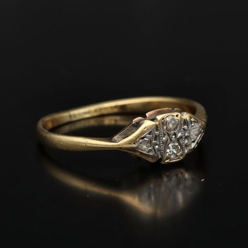 18ct Gold Platinum Diamond Ring image-1