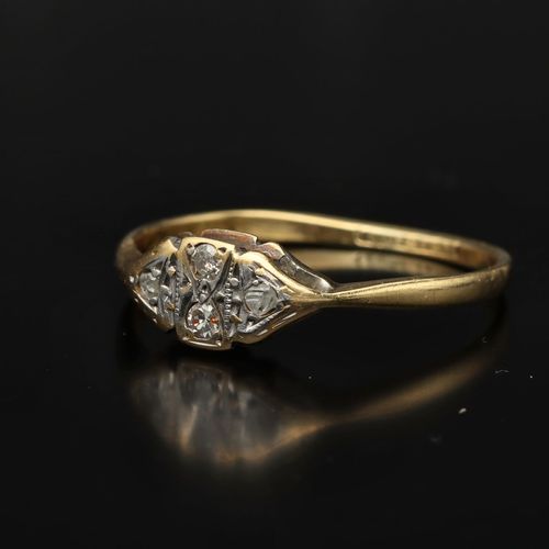 18ct Gold Platinum Diamond Ring image-3