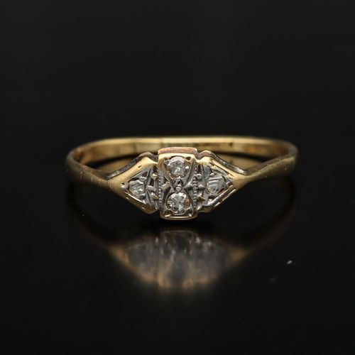 18ct Gold Platinum Diamond Ring image-2