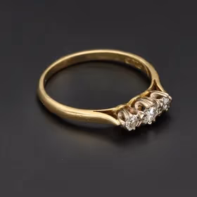18ct Yellow Gold 3-Stone Diamond Ring