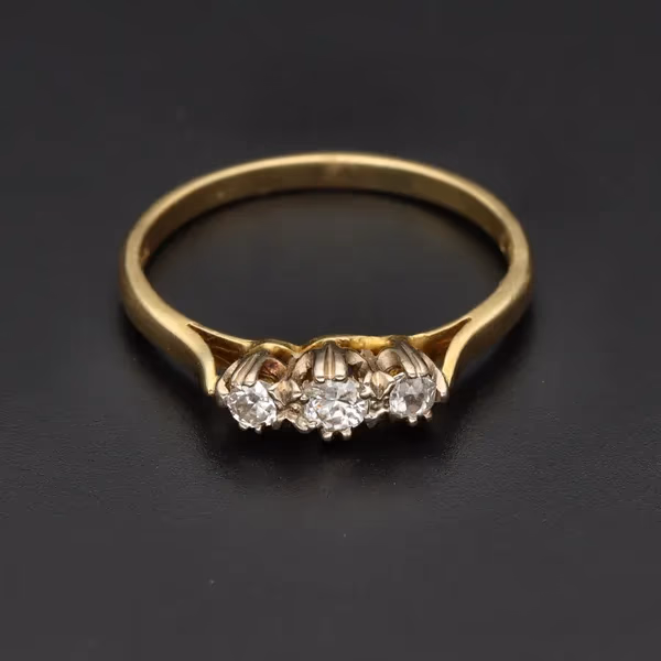 18ct Yellow Gold 3-Stone Diamond Ring