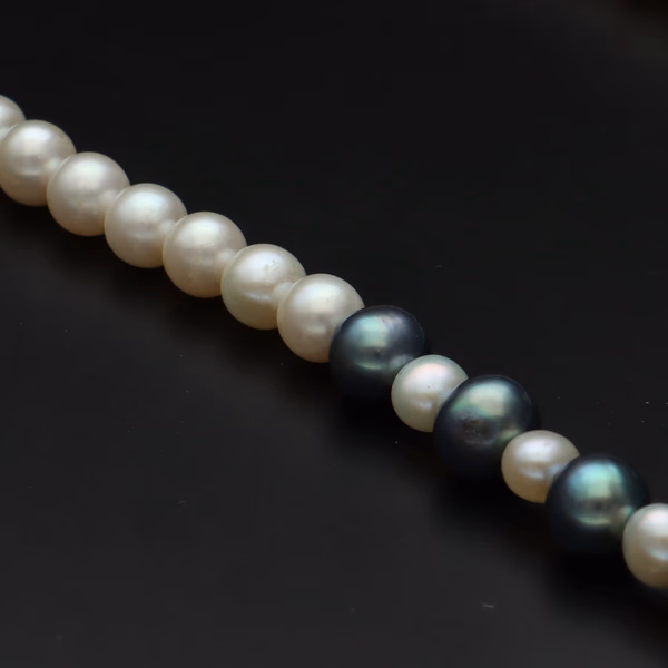 Cultured Pearl Necklace With 9ct Gold Clasp