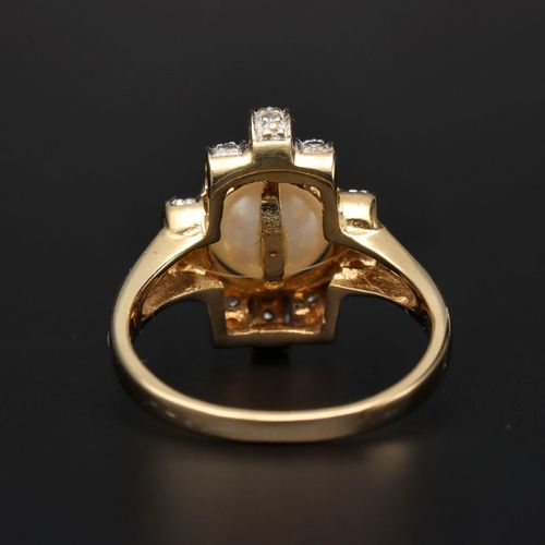 9ct Gold Diamond and Cultured Pearl Ring image-5