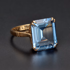 9ct Gold Blue Spinel Ring
